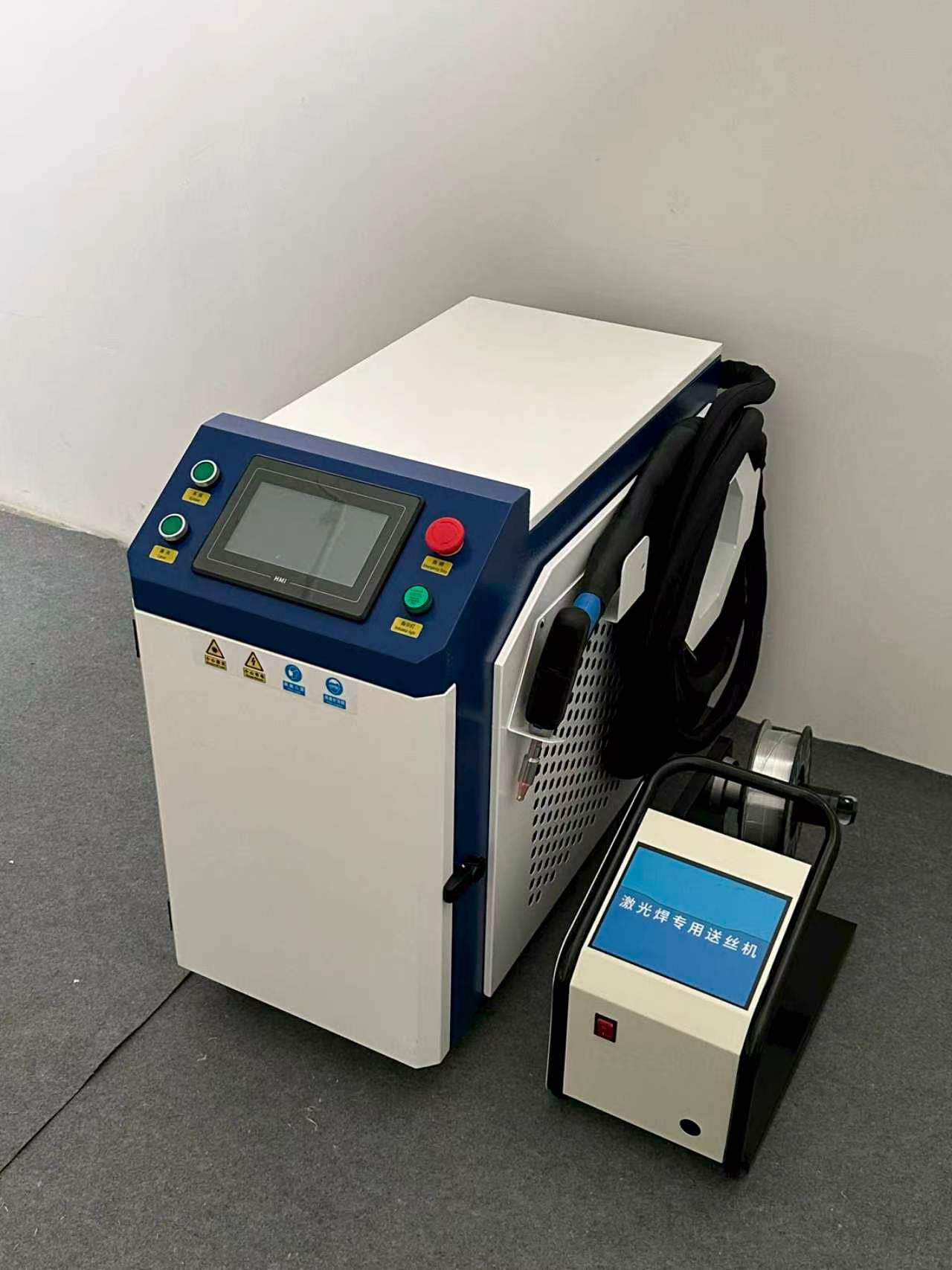 New Type Waater Cooled Handhel - đánh giá và giá Handheld Laser Welding Machine